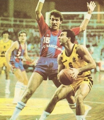 Ο Νίκος Γκάλης θυμάται τη μεγάλη νίκη στο 'Palau Blaugrana'